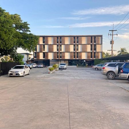Jb普莱斯公寓式酒店 佛统 外观 照片