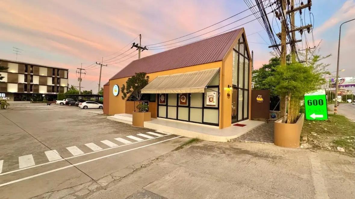 Jb普莱斯公寓式酒店 佛统 外观 照片